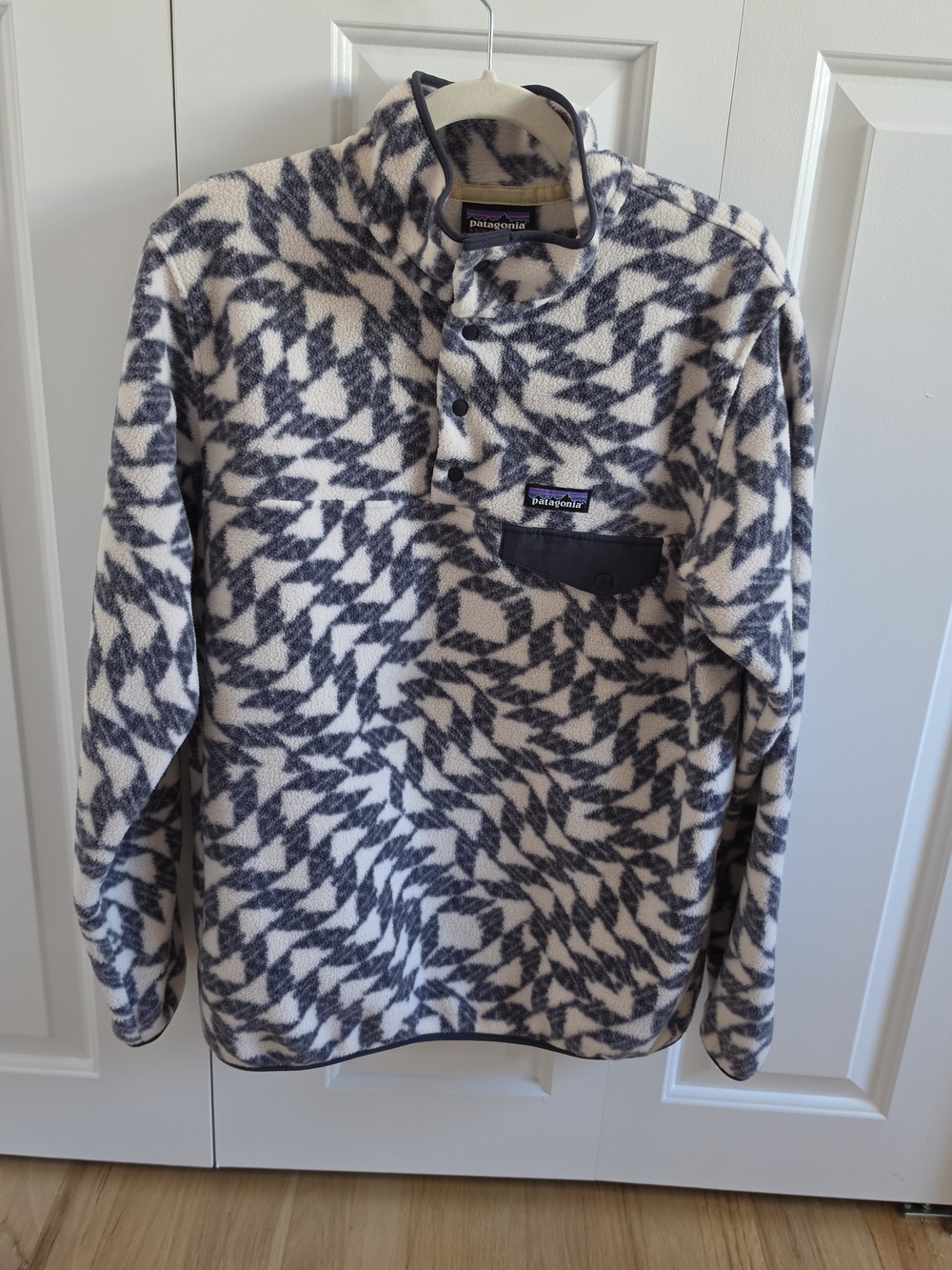 Patagonia Lightweight Synchilla Snap-T Pullover White & Blue Large